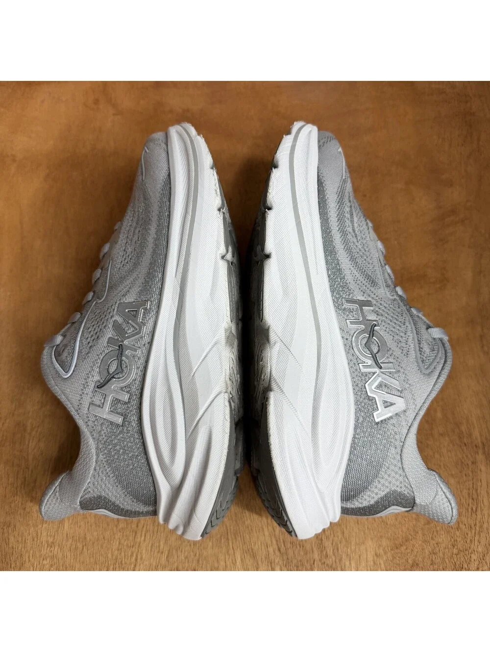 Hoka One One Clifton 10 Running Shoes Womens 7 D Wide Stellar Grey 1162050 SRYG
